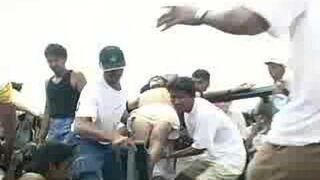 Przybijanie Filipińczyka do krzyża