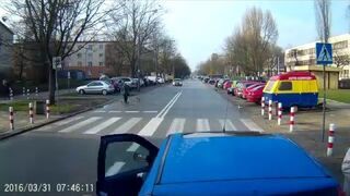 Furiat z Punto na skrzyżowaniu...