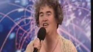 Brzydka kobieta zaśpiewała ładnie