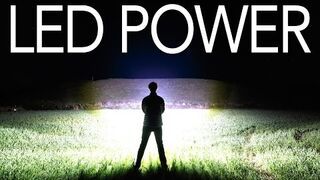 Ręcznie zrobiona latarka o jasności 100 000 lumenów