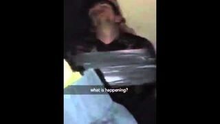 Zabrali upitego kolegę na miasto