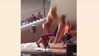 Striptizerka na zakończenie roku szkolnego w niemieckim liceum