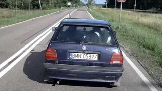 Przewozili cielaka samochodem osobowym
