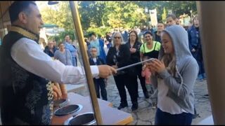 Kolejny lodziarz trolluje dziewczynę