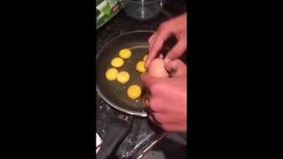 Na 12 jajek, wszystkie miały podwójne żółtka