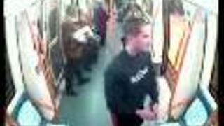 Szaleniec z nożem w metrze