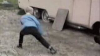 Karate kid vs kurczak