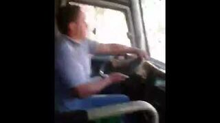 Szalony kierowca autobusu!