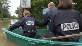 Francuscy policjanci ruszają z pomocą dla powodzian