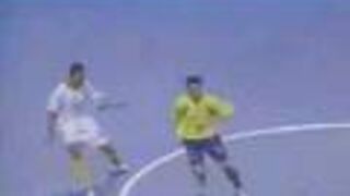 Piłka nożna na hali - świetne tricki