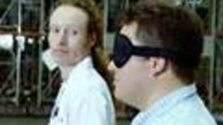 Braniacy - Chodzenie prosto z zamkniętymi oczami