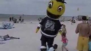 Śmieszna maskotka 2