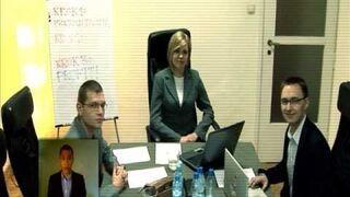 Firmowa konferencja z azjatą i wstyd za nielegalne oprogramowanie