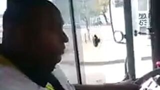 Kierowca autobusu się cieszył jak nagrywał