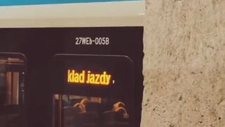 Rozkład jazdy w pociągu Koleje Śląskie "Jazda z kur*ami"