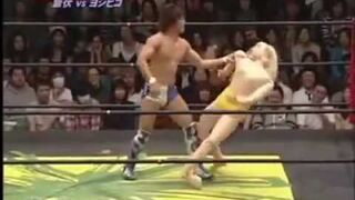 Wrestling z dmuchaną lalą