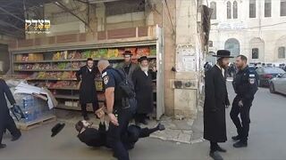 Izraelska policja atakuje Żydów solidaryzujących się z Palestyńczykami