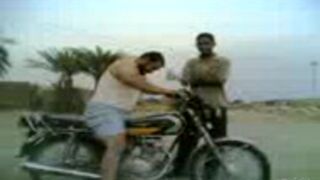 Bolesny koniec pierwszej jazdy na motocyklu