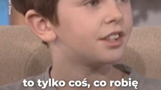 Freddie Highmore potrafi grać na dwóch fletach jednocześnie