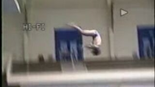 Skoki do wody na płasko