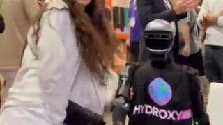 Roboty budzą się do życia!