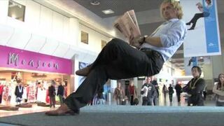 Niezwykły sposób siedzenia