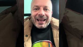 Dlaczego 75 latek podrywa piękne 25 letnie kobiety ?