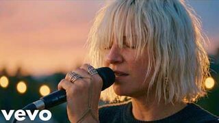 Sia & David Guetta – Carry Me (Official Music Video)