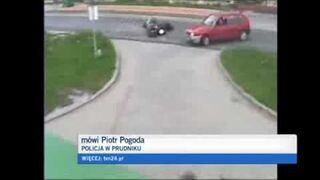 Jak on to przeżył? Urwał a tylko trochę było.