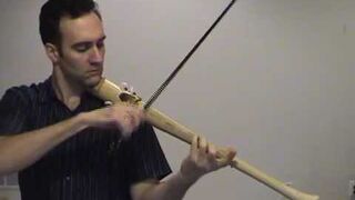 Hymn USA zagrany na kiju bejsbolowym!