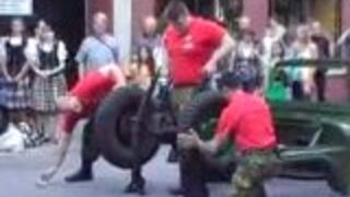 Rozłożenie i złożenie auta w niecałe 4 minuty