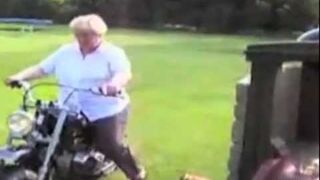 Mama na motocyklu - pierwszy raz