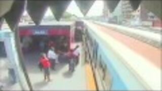 Zostawiła dziecko na torach