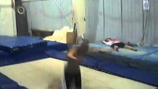 Wypadek na trampolinie