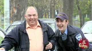 Ukryta kamera: Policjanci i rybka