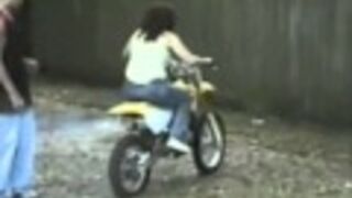 Laska na motocyklu