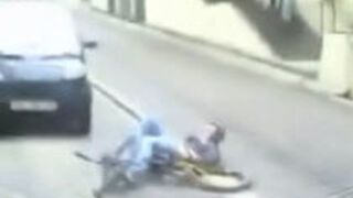 BMX Near - Suicide Jump Fail