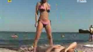 Goło i wesoło - "gimnastyka na plaży"