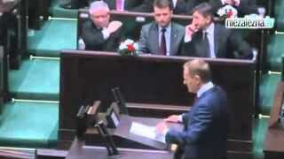 Kaczyński dostaje baty od Tuska