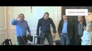 A2: "Tu się urodziłem, tu chcę żyć..." Tylko jak?