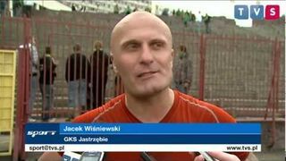 PIŁKARZ JEDZIE PO BANDZIE
