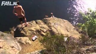 Nieudany skok do wody ze statku