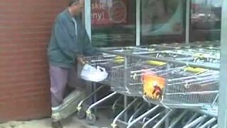 Nietypowy klient Biedronki