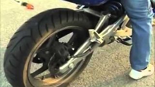 Przykozaczył. Gazowanie motocyklem