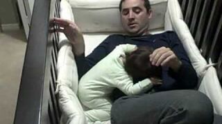 Tatuś, połóż się na chwileczkę...