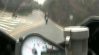 Nieudany szpan motocyklisty