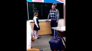 Nauczyciel dostał kopa w....