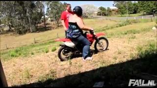 Grawitacja i prędkość uczyniły jej psikusa