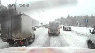 Duży wypadek na drodze