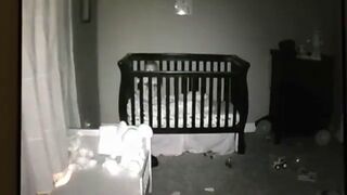 Co robi dziecko w nocy?